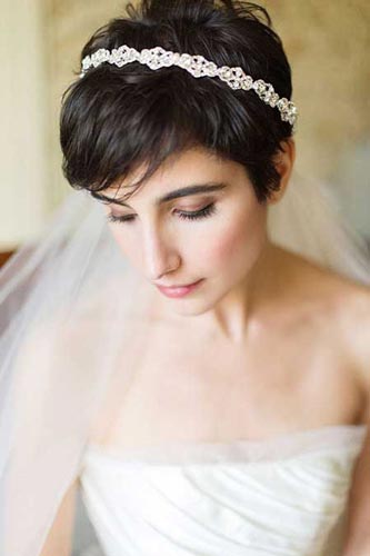 20 Beautiful Hairstyles for Christian Brides  Candy Crow