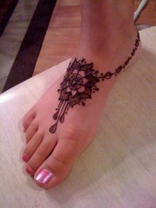 20 Latest Mehendi Designs for Feet! - Heart Bows & Makeup